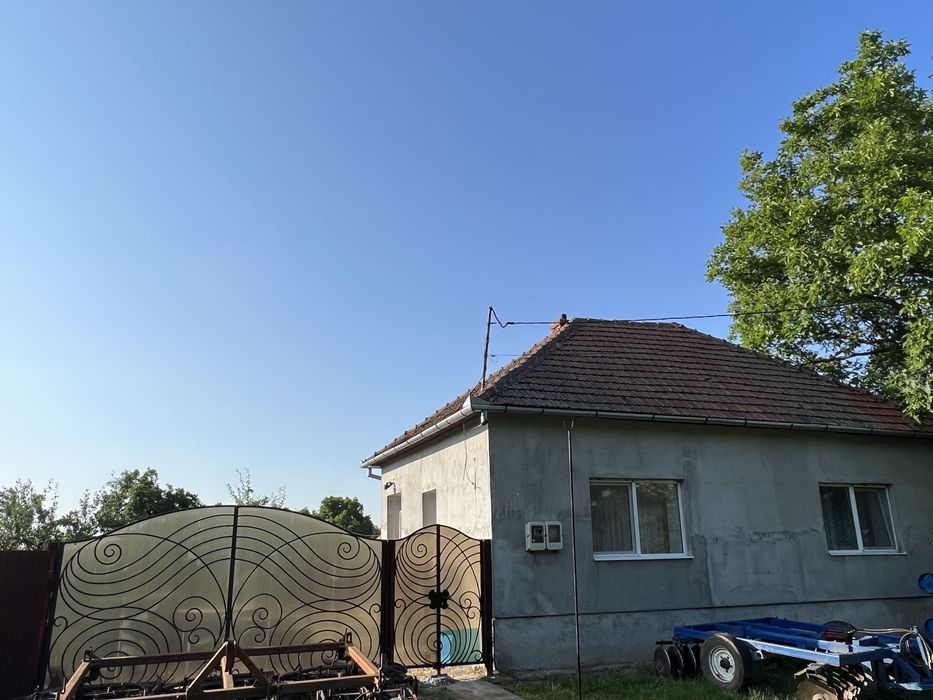 Casa de locuit 5200 mp Pomi,fructiferi,pescarie