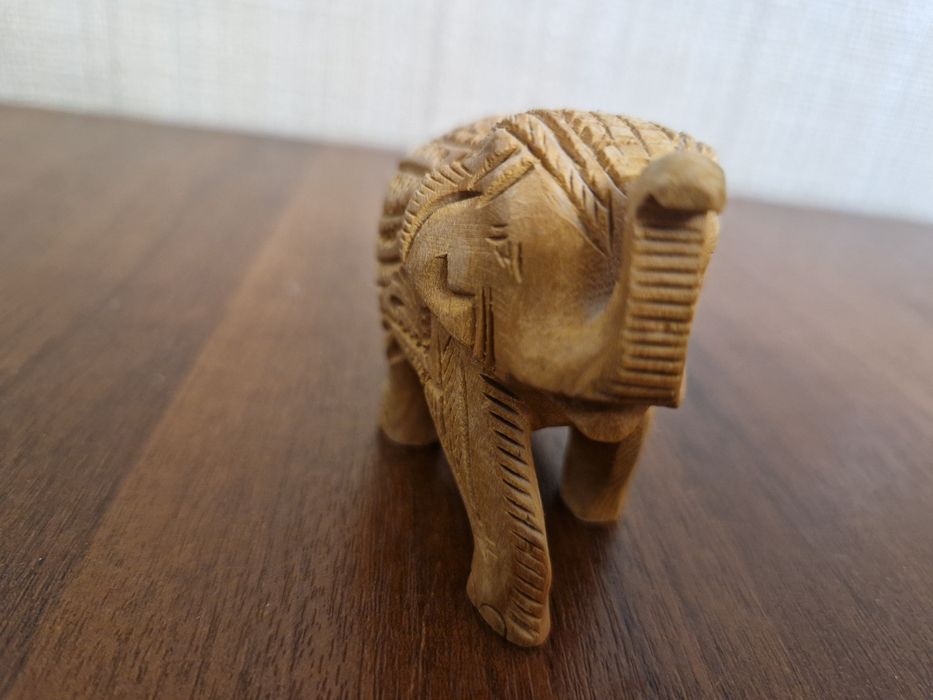 Слоник деревянный 10 см