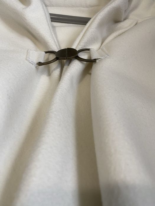 Дамско палто тип пелерина