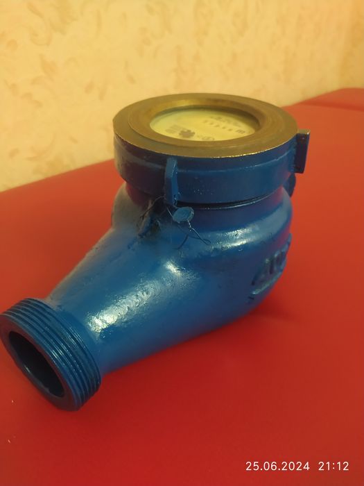 Продаю Водомер 40вой  Б/ У Российский работает Отлично.