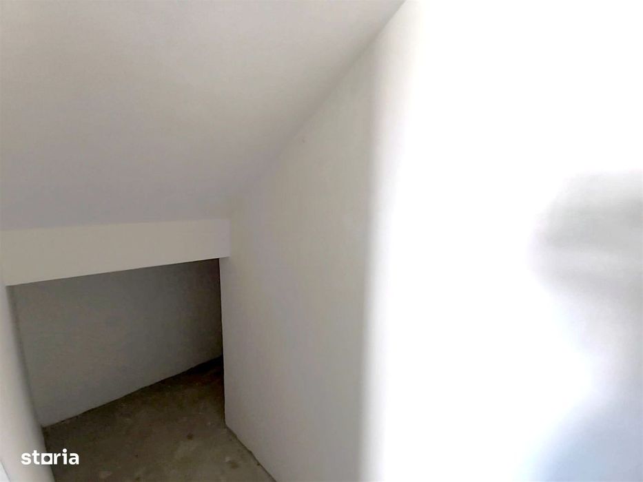 Vilă P+E+Pod | 200 MP Utili | Șcheia | Drum Privat