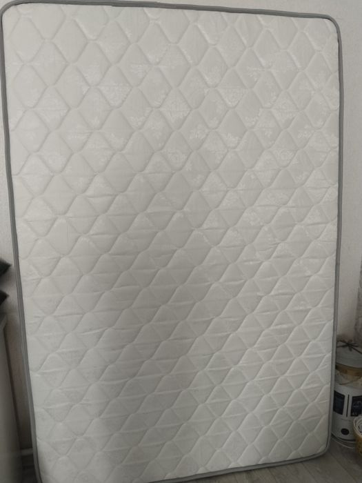 Продам матрас 130 на 190
