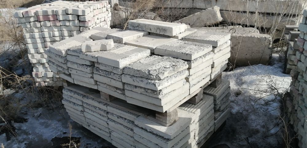 Продам плиты бардюры кирпичи   по 500 тен
