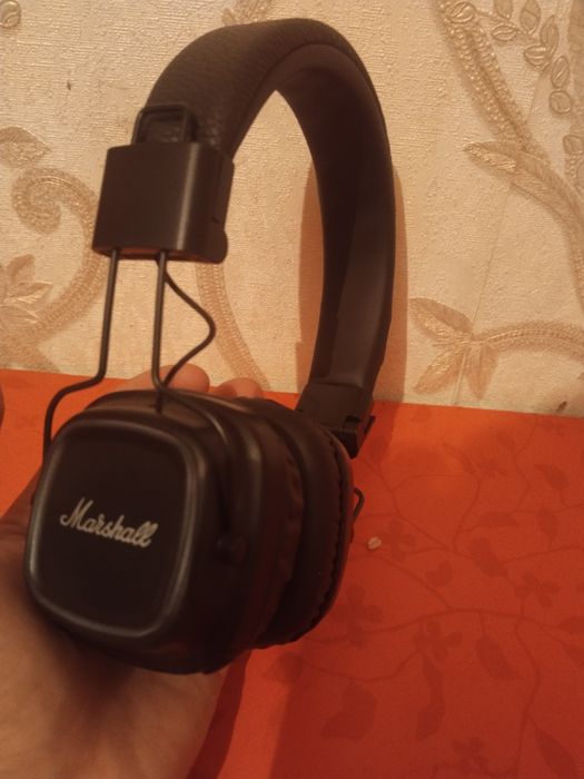 Наушники продам.