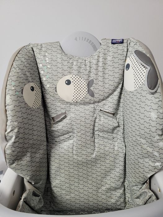 Scaun Chicco bebe 5luni+ de servit masa.