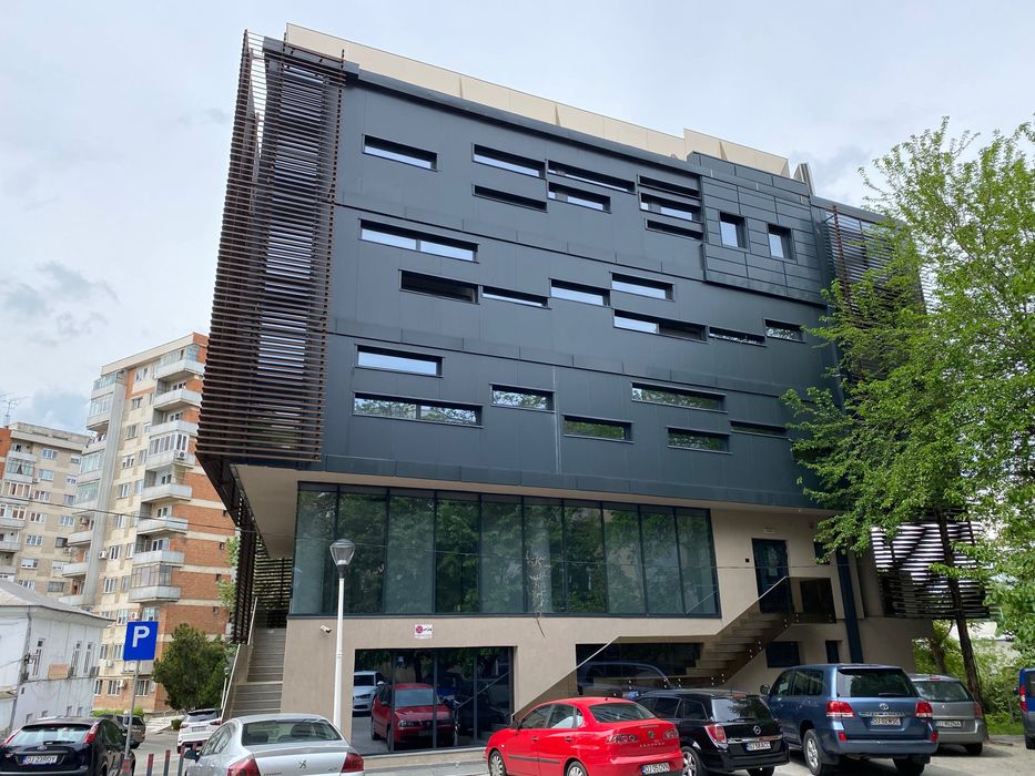 Spatiu birouri ultracentral Str Savinesti, 134mp etaj 1, 128mp demisol