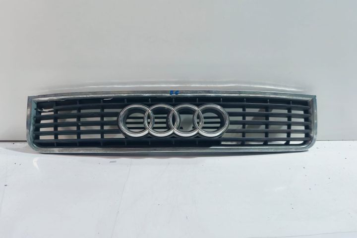Grila capota cu defect Audi A4 B6