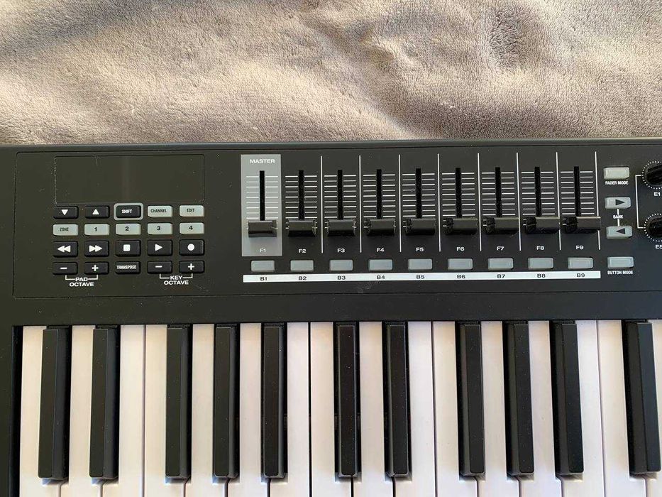 M-AUDIO CODE 61 Midi клавиатура