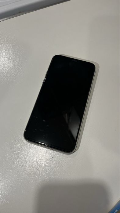 iPhon 11 pro,б/у