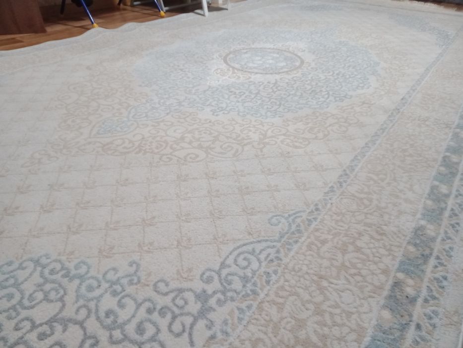 Продам ковер 2×4 Срочно