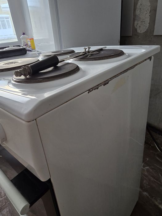 Продам плиту электрическую