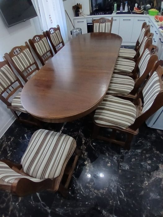Masa cu scaune extensibila