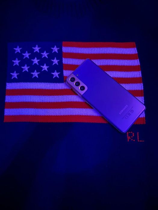 Продам Samsung S21