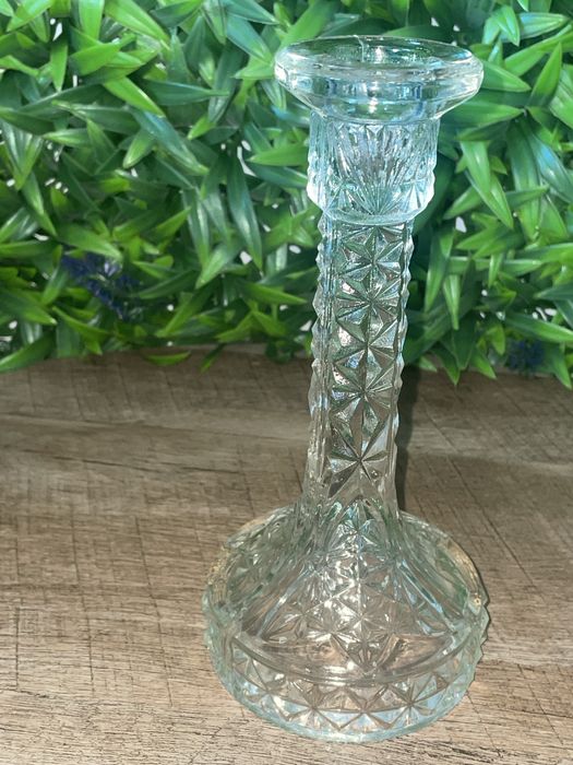 Sfeșnic elegant pentru lumanare