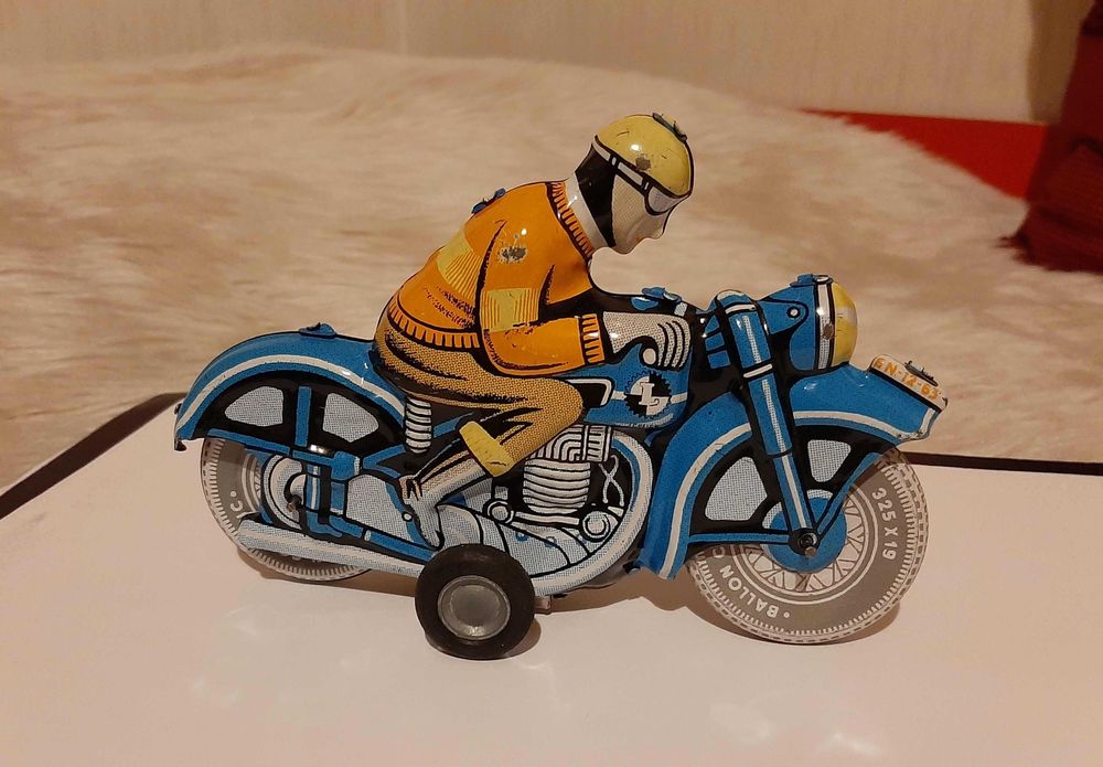 Ретро детски играчки и кукли, 80-те год. на миналия век