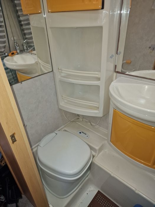 Rulotă Dethleffs Camper,  5  persoane,  două paturi.  Inmatriculată!