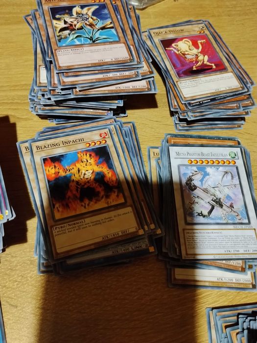 Карти Yu-Gi-Oh над 500