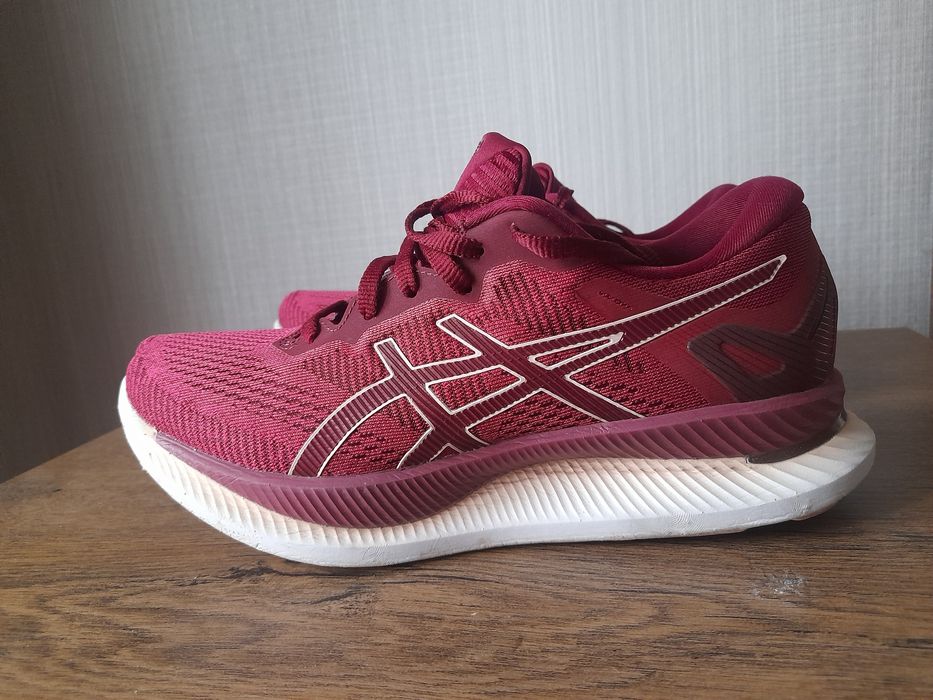 Asics GLIDE Ride дамски маратонки 39 номер.