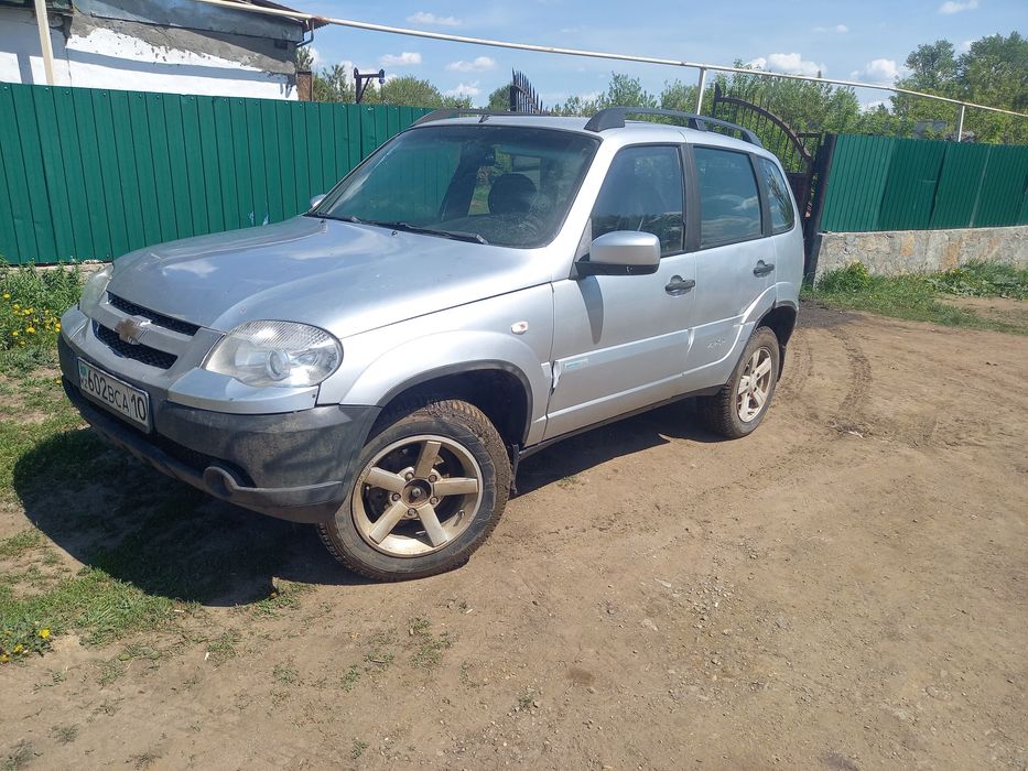 Продам нива шевроле 2013 года