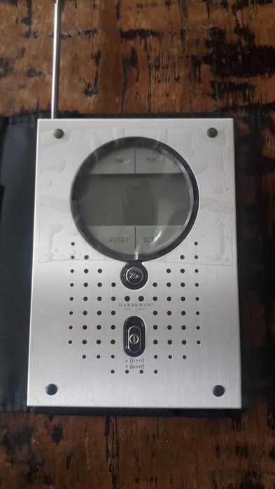 радио транзистор с антена, будилник Marksman в кожен калъф сензорен