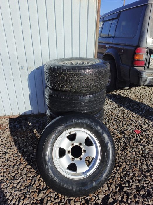 Продам шины с титановым дисками