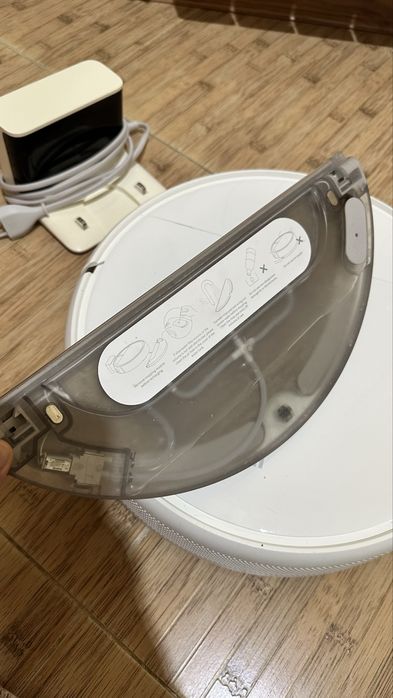 Продам моющий робот пылесос Xiaomi Mi Robot