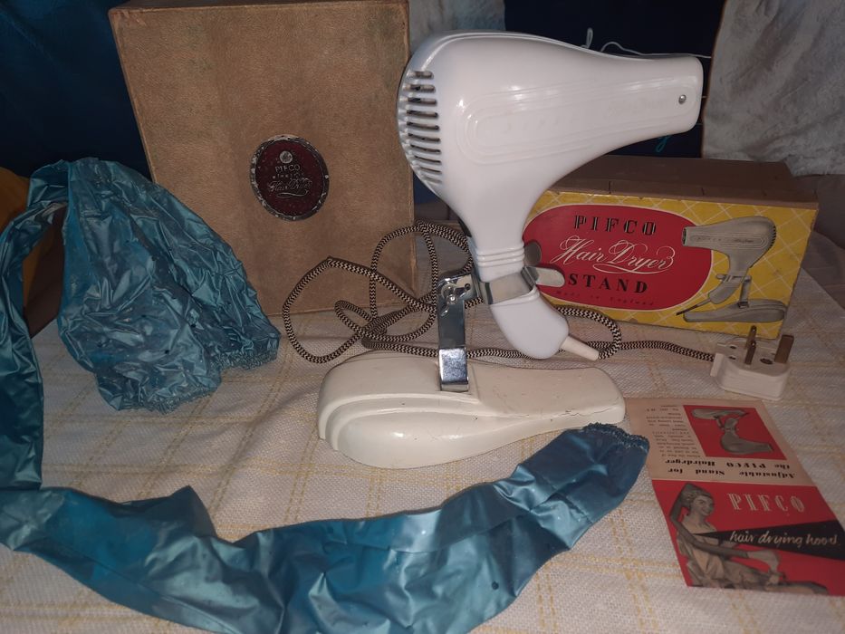 Vintage : Feon Pifco cu stand si casca anii '50