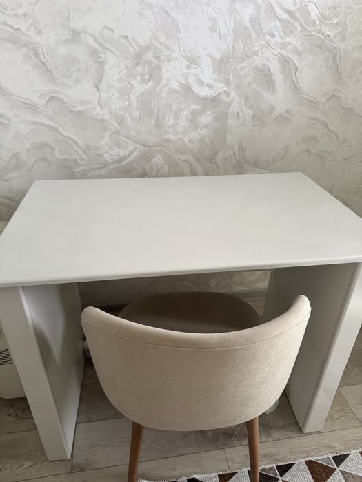 Продам письменный стол