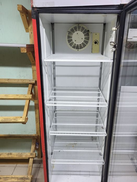 Продам витрины холодильник