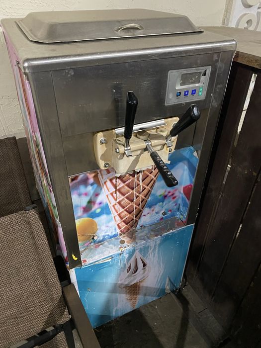Продам мороженое аппарат