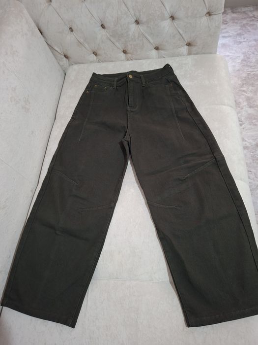 Продам женские джинсы