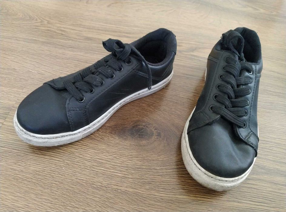 Детски черни унисекс маратонки / кецове, 32 номер, перфектни