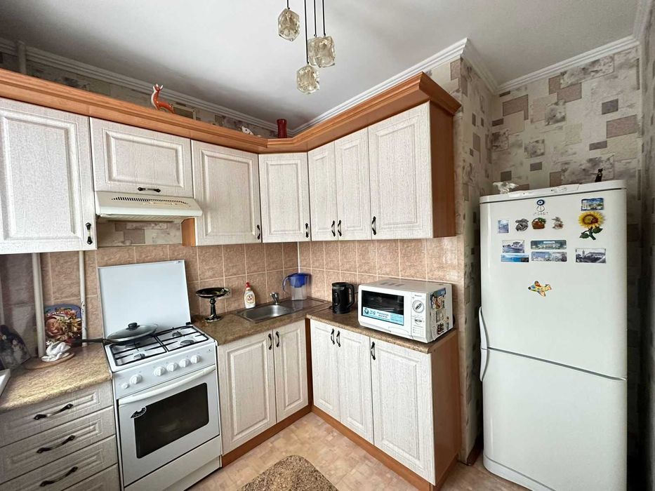 Продам 1 ком квар. Центр СКГУ 4 эт. 14,300