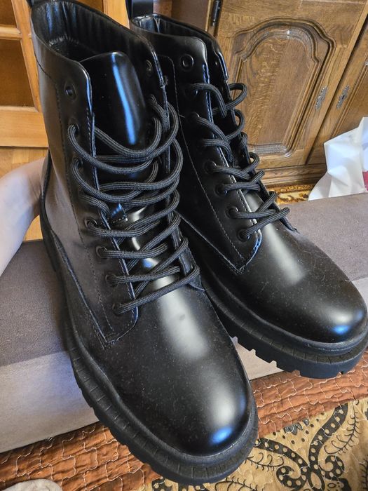 Новые демисезонные ботинки 42 р