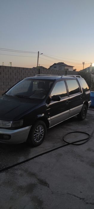 Машина mitsubishi space wagon 1993