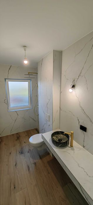 Studio recent renovat cu curte si loc de parcare
