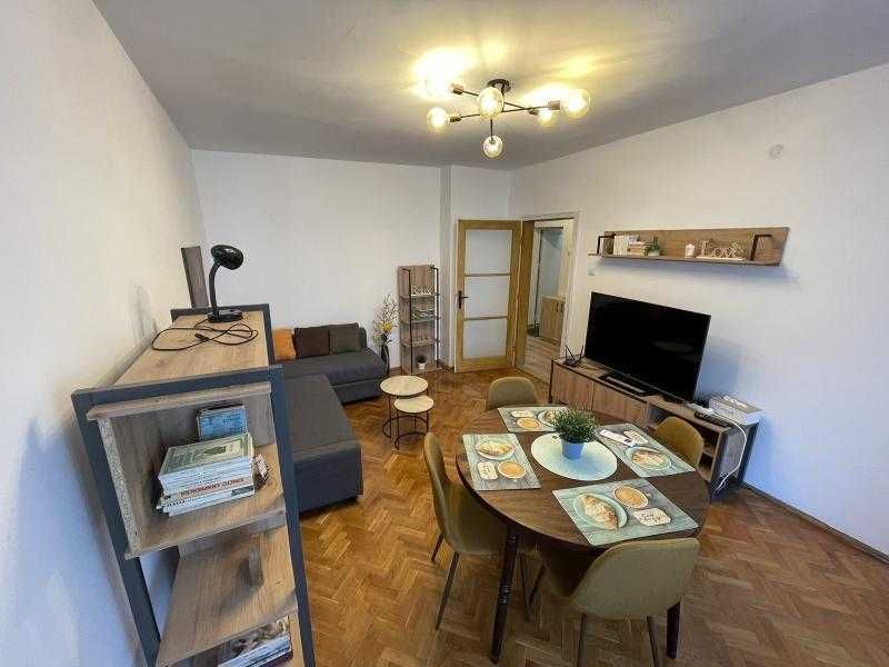 Дава се под наем Двустаен апартамент в Бургас, Лазур - 60 кв.м за 510 € - Снимка #1