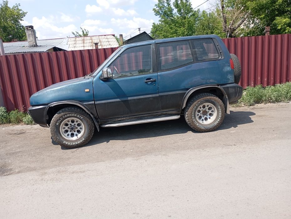 Ниссан Мистраль 1995