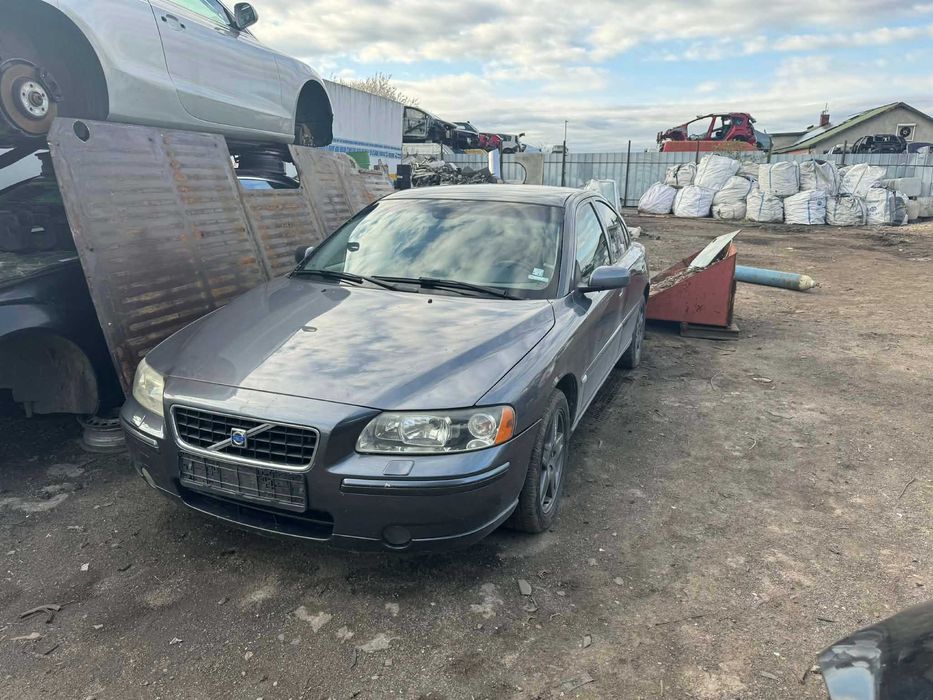 volvo s60 2.4 d5 на части facelift  влово с60 2.4 д5 фейслифт
