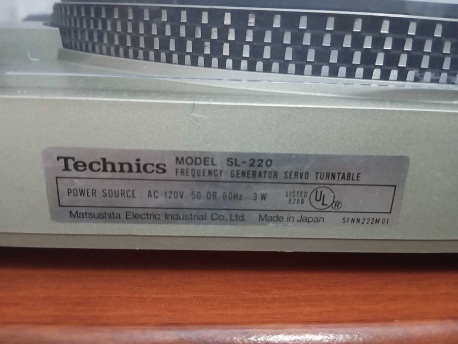 TECHNICS проигрыватель винил дисков.