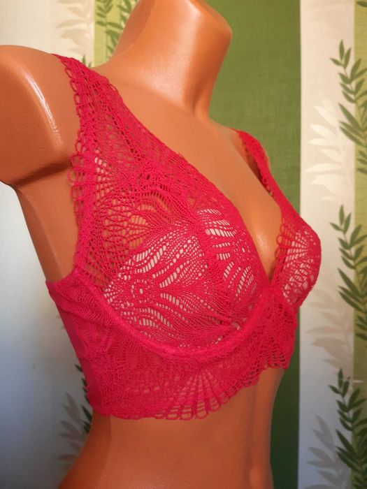 Sutien fuxia din dantelă cu burete,mărimea 75C, Intimissimi