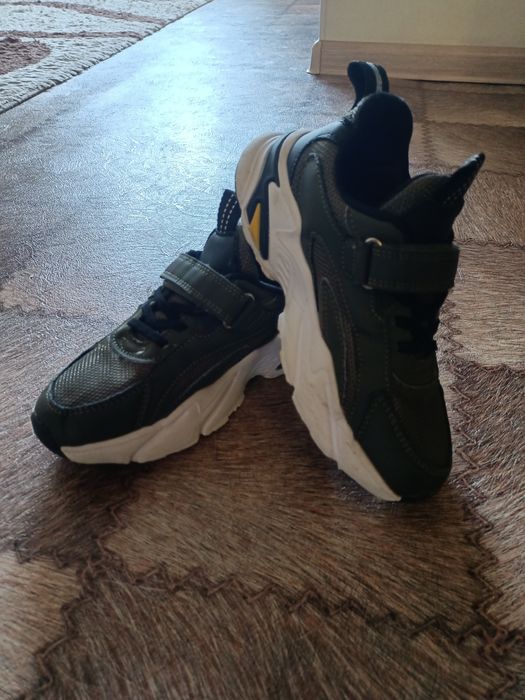 Кроссовки 34размер