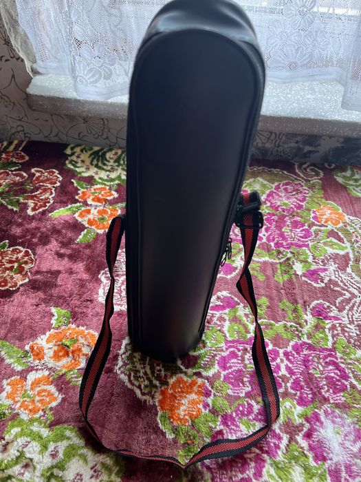 Termos inox de 2 litri , firma italiana cu husa din piele