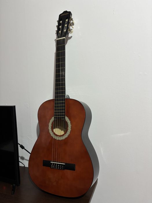 Vând Chirara Clifton