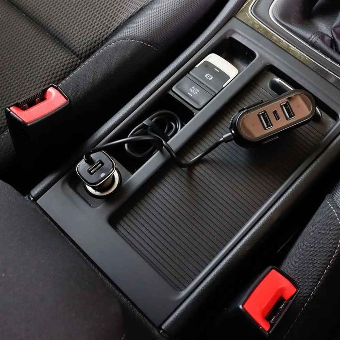 Incarcator auto telefon 12V, cu cablu extensie, 3xUSB, 1xUSB C, lungime cablu 1.m