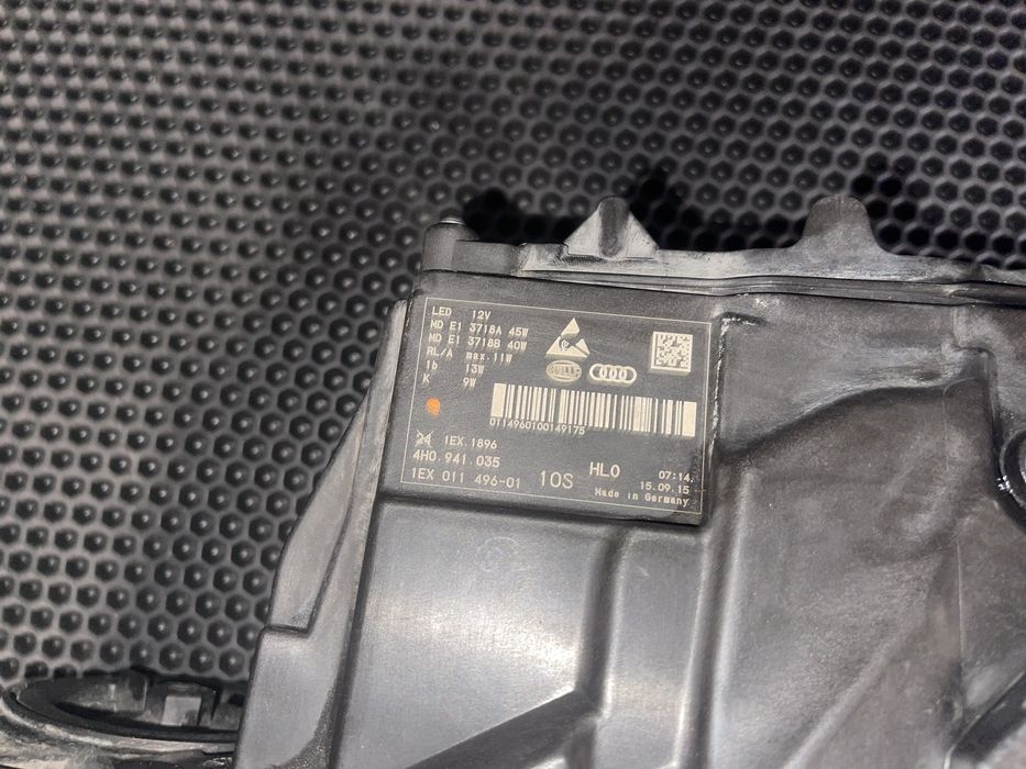 Audi A8 matrix ляв фар