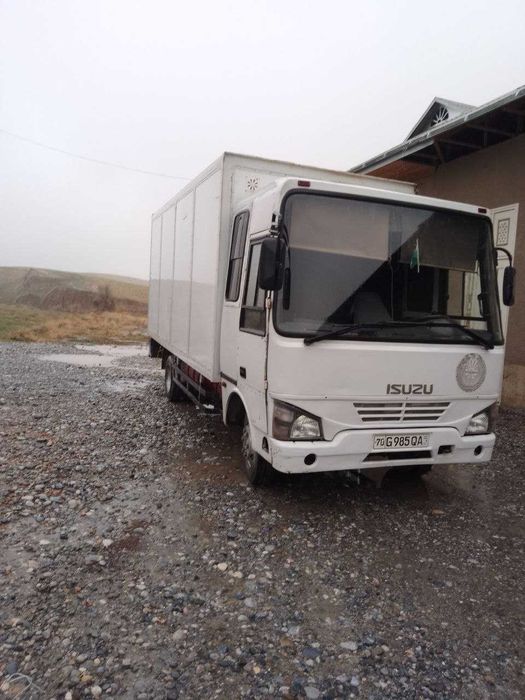 model:isuzu furgon