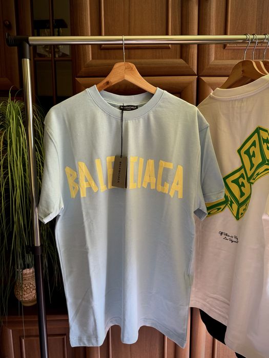 Tricou Balenciaga
