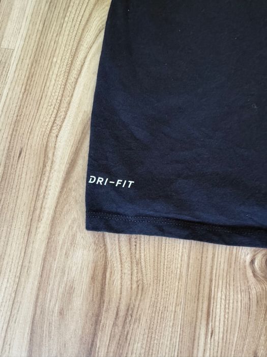 Tricou Nike.