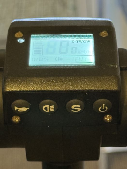 Электросамокат E-TWOW S2 ECO, пробег 462 км